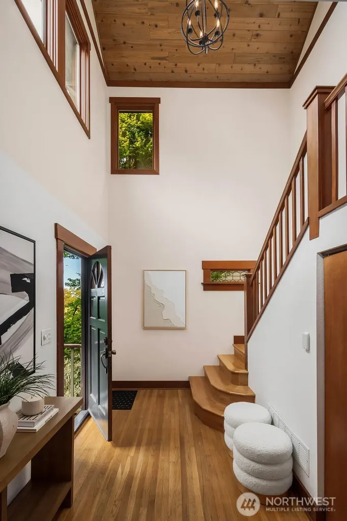 2706 1st Avenue W Seattle WA 98119