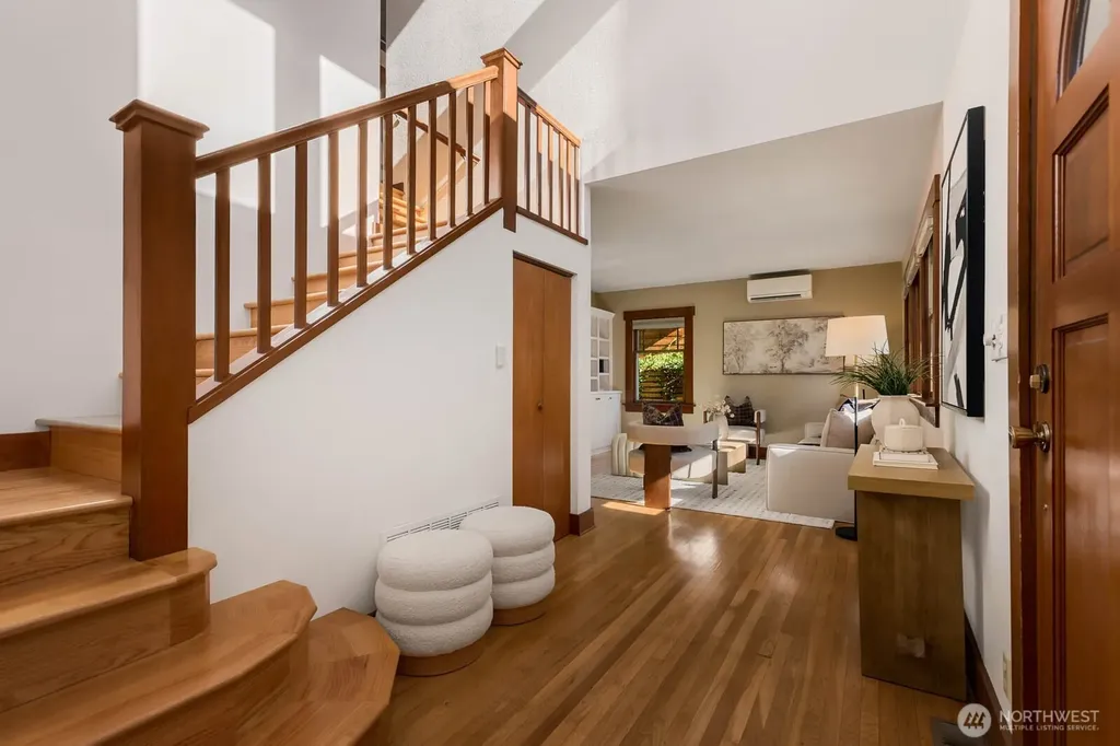 2706 1st Avenue W Seattle WA 98119