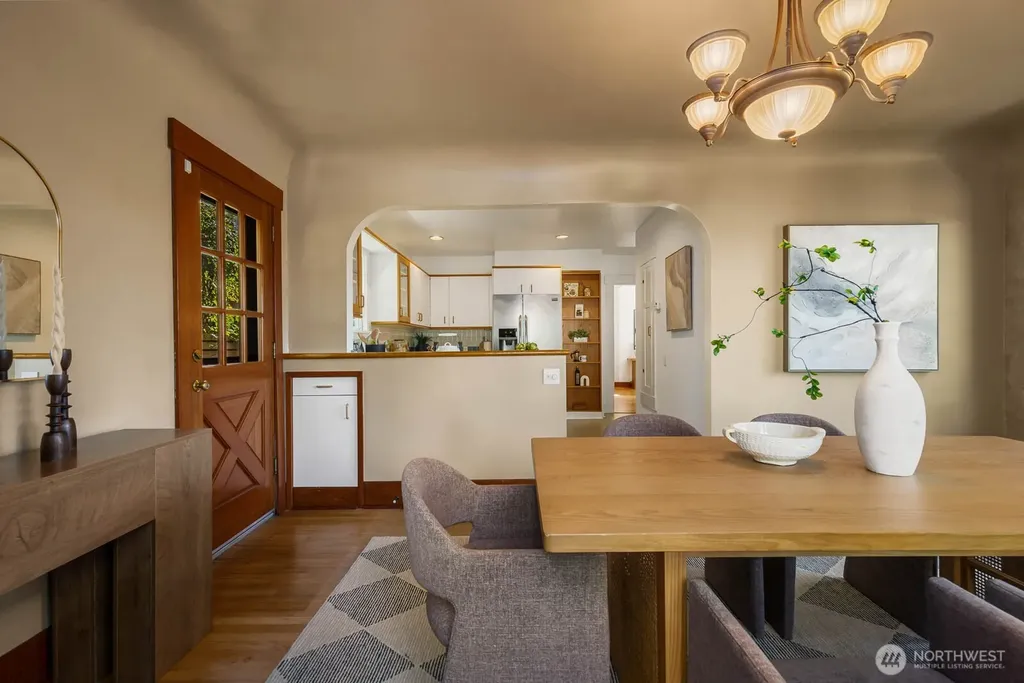 2706 1st Avenue W Seattle WA 98119