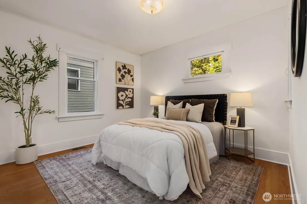 2706 1st Avenue W Seattle WA 98119