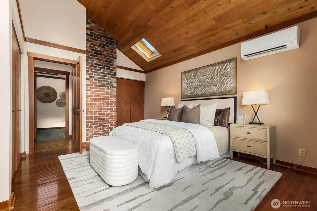 2706 1st Avenue W Seattle WA 98119