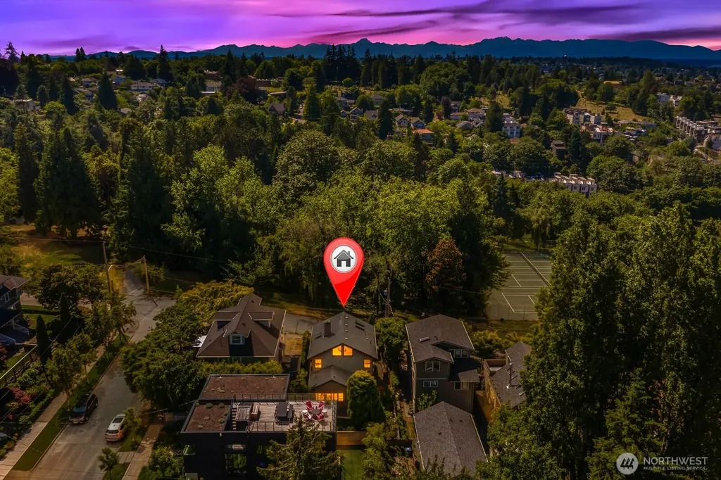 2706 1st Avenue W Seattle WA 98119