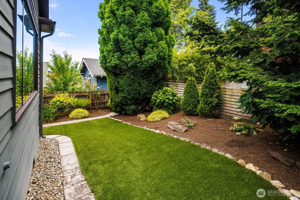 2706 1st Avenue W Seattle WA 98119