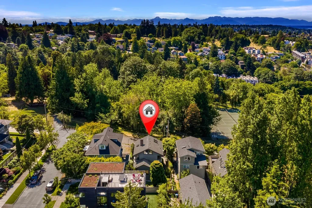 2706 1st Avenue W Seattle WA 98119