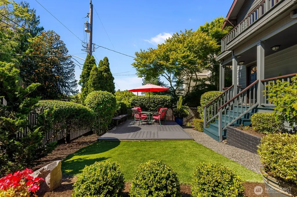 2706 1st Avenue W Seattle WA 98119