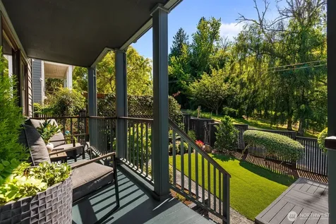 2706 1st Avenue W Seattle WA 98119