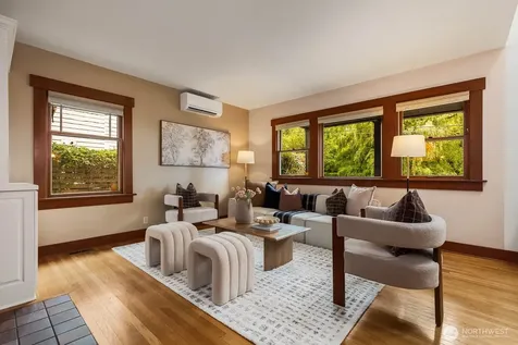 2706 1st Avenue W Seattle WA 98119