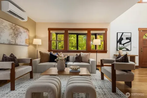 2706 1st Avenue W Seattle WA 98119