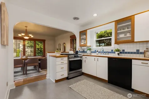 2706 1st Avenue W Seattle WA 98119