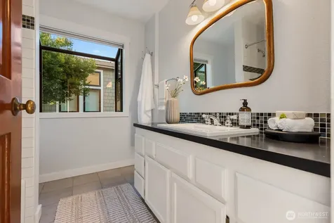 2706 1st Avenue W Seattle WA 98119