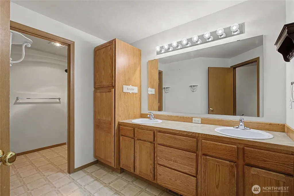 10548 179th Avenue SW Rochester WA 98579