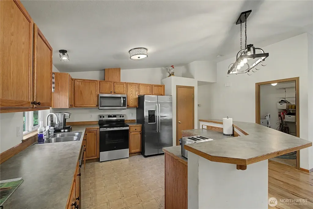 10548 179th Avenue SW Rochester WA 98579