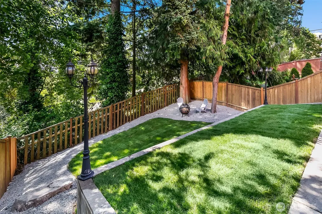 11341 5th Avenue SW Seattle WA 98146