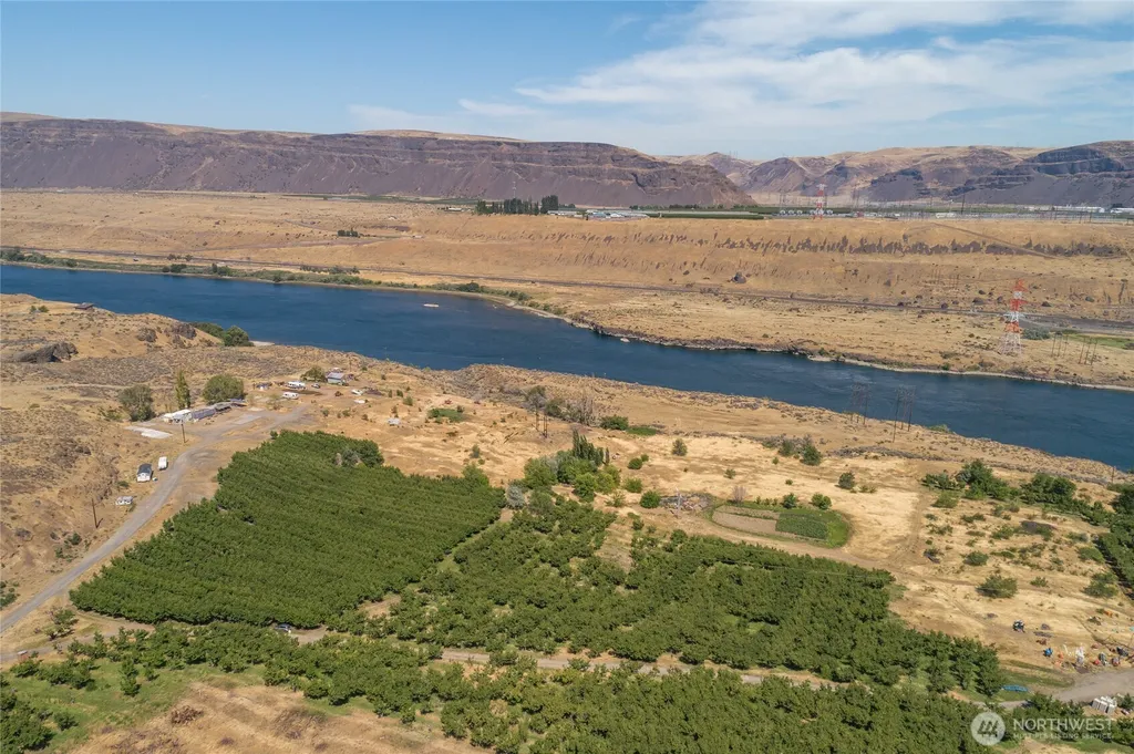 7199 Tarpiscan Road Malaga WA 98828