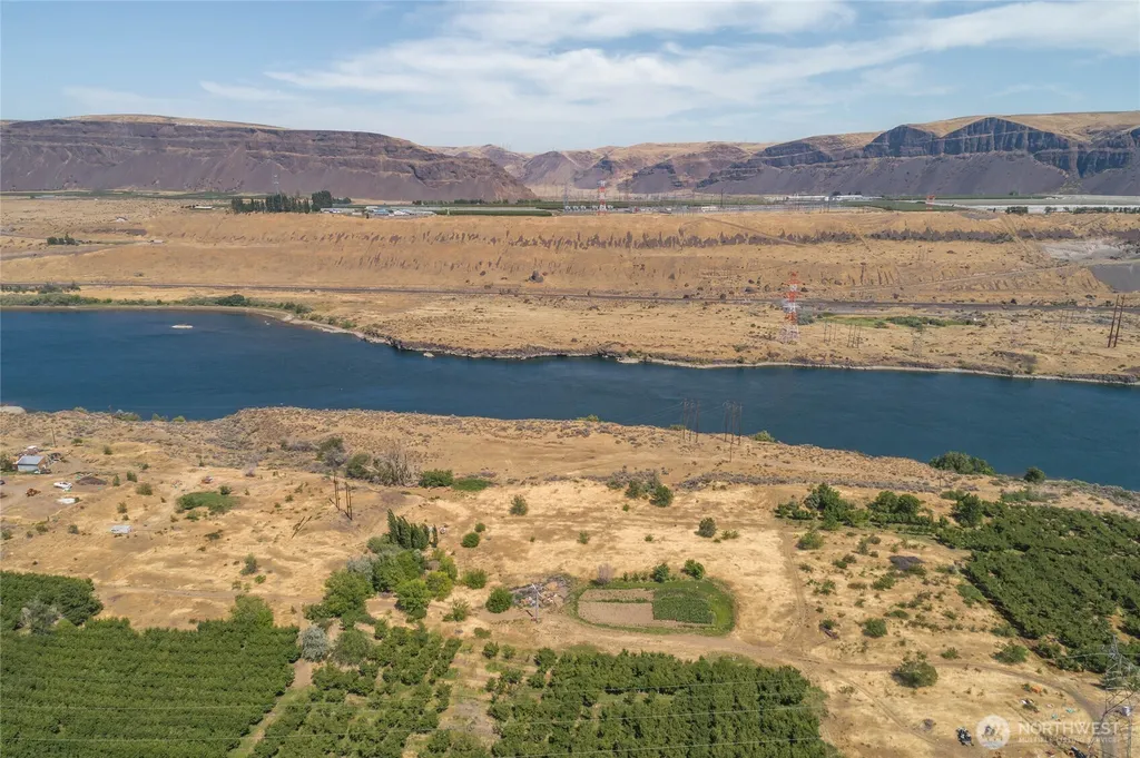 7199 Tarpiscan Road Malaga WA 98828