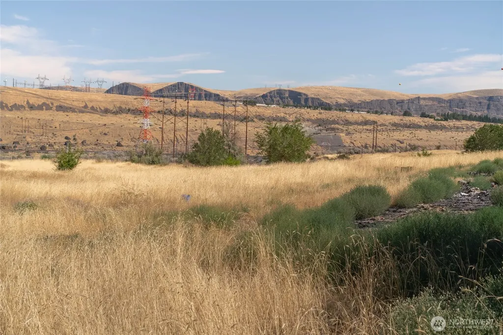 7199 Tarpiscan Road Malaga WA 98828
