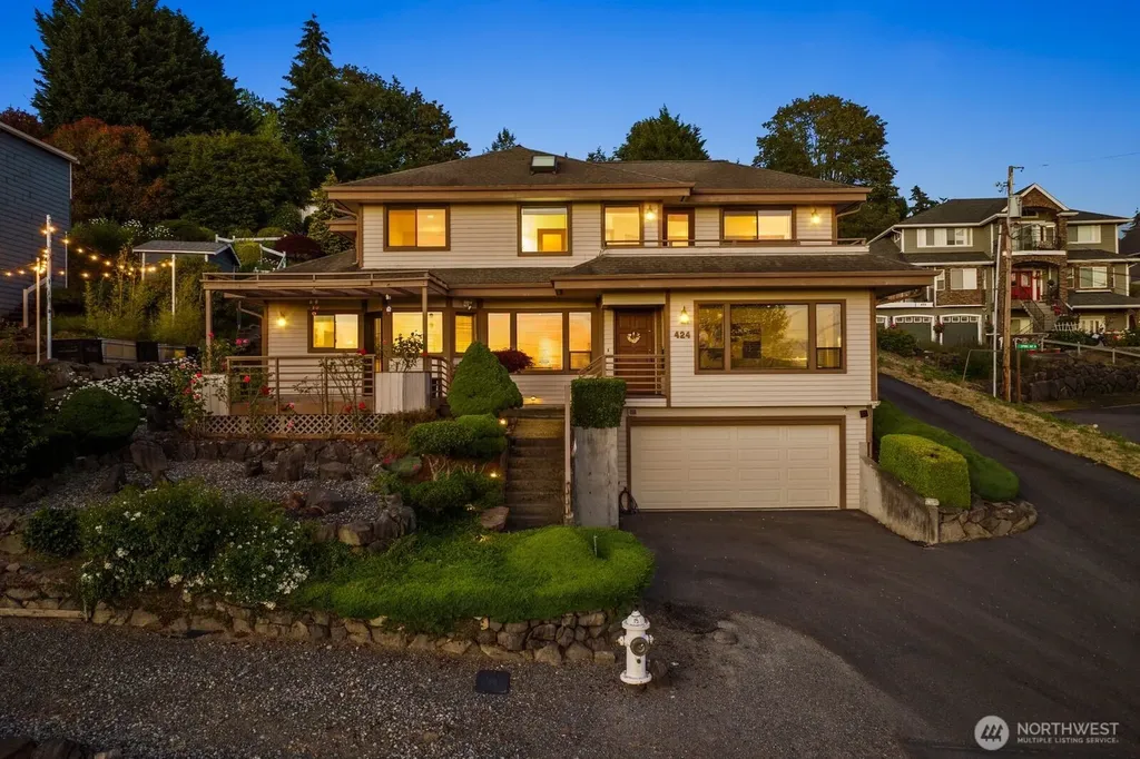 424 Alvord Avenue N Kent WA 98030
