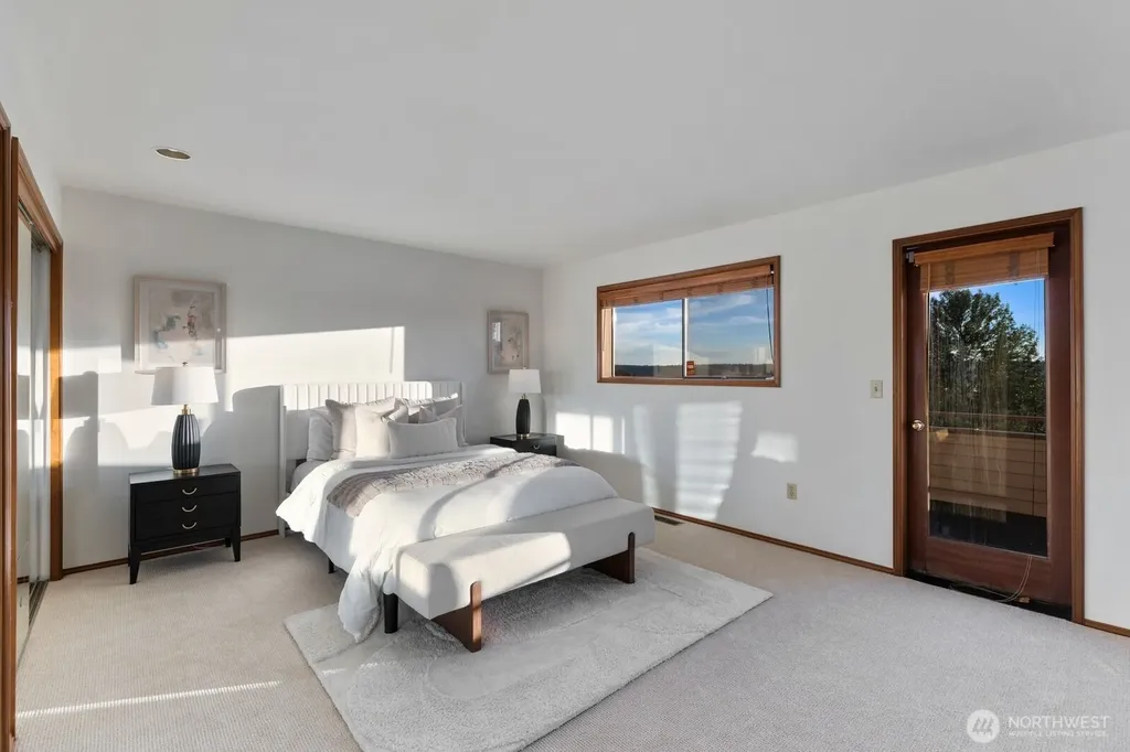 424 Alvord Avenue N Kent WA 98030