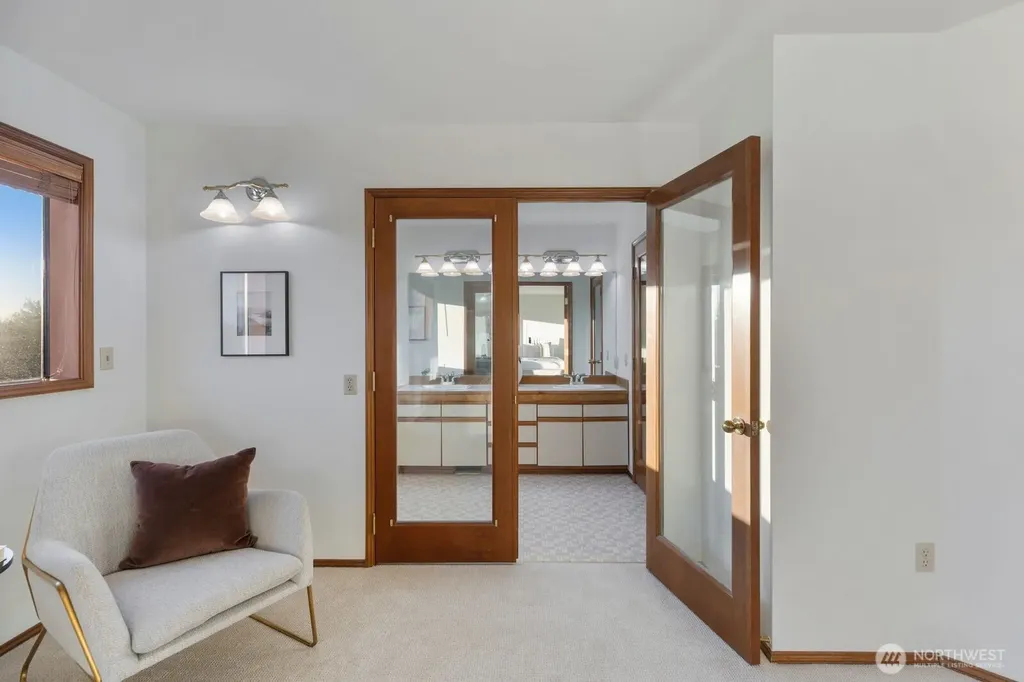 424 Alvord Avenue N Kent WA 98030