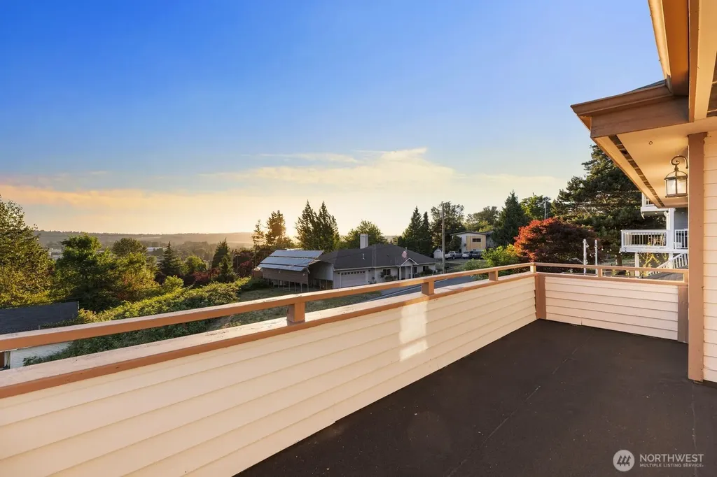 424 Alvord Avenue N Kent WA 98030