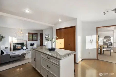 424 Alvord Avenue N Kent WA 98030