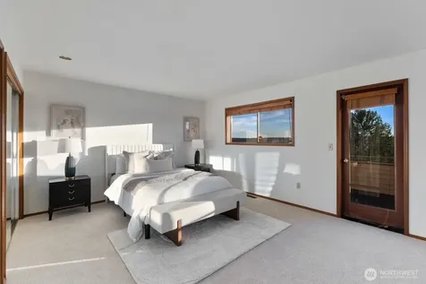 424 Alvord Avenue N Kent WA 98030