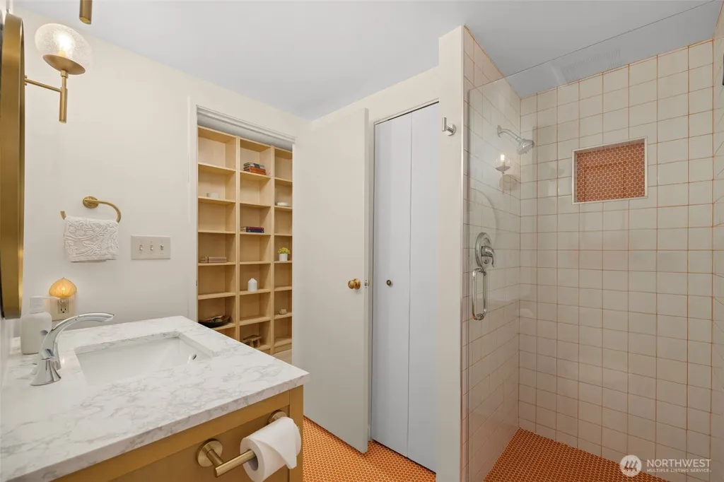 2100 3rd Avenue Seattle WA 98121