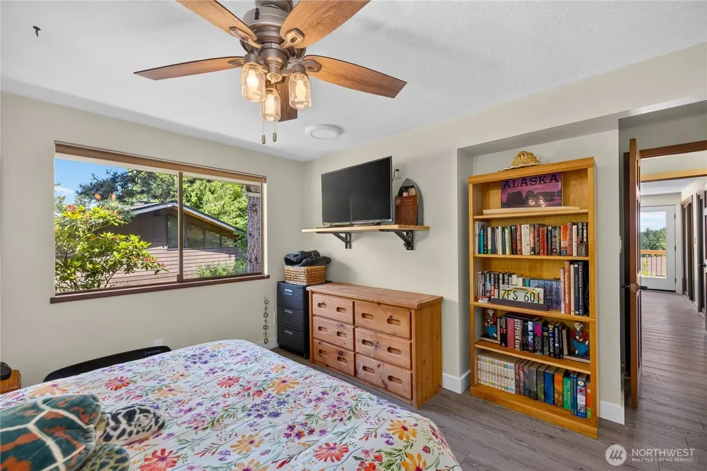 421 Umatilla Drive La Conner WA 98257