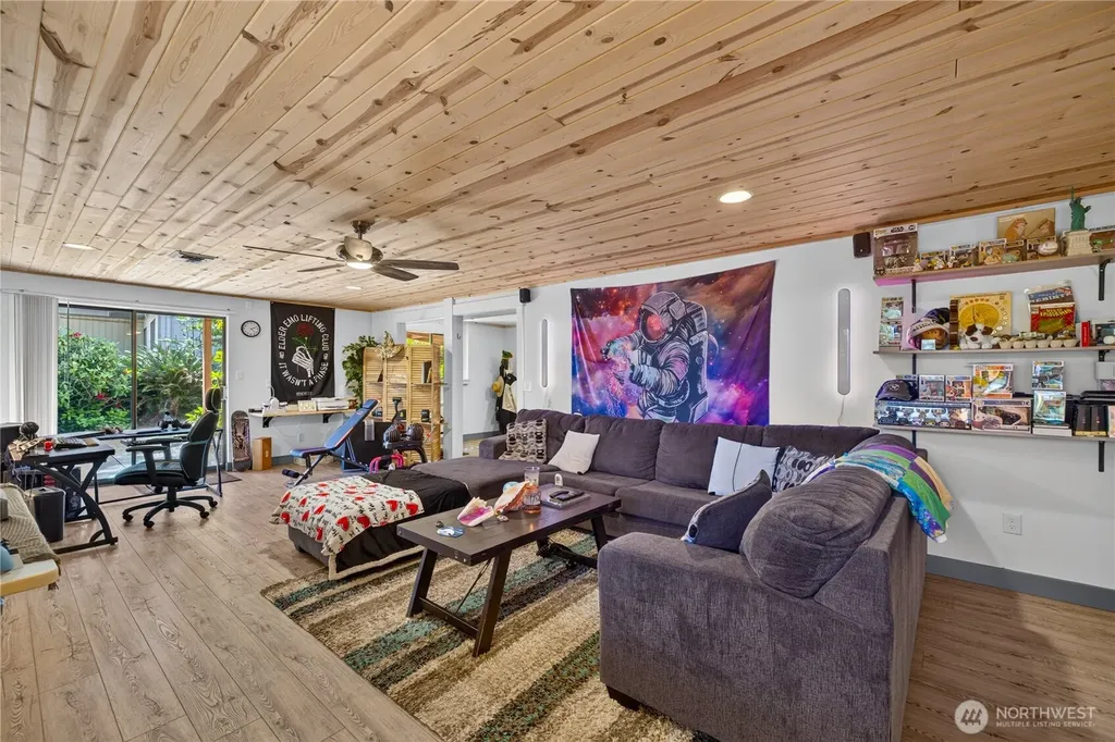 421 Umatilla Drive La Conner WA 98257