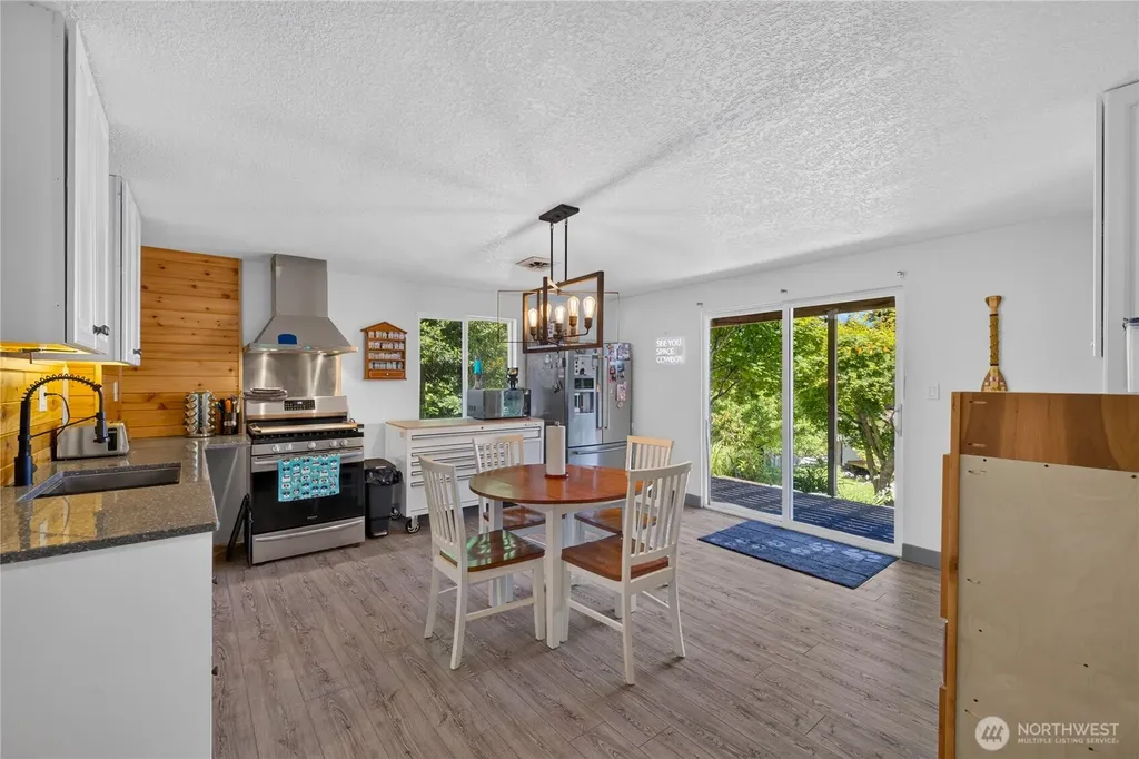 421 Umatilla Drive La Conner WA 98257