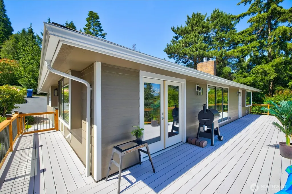 421 Umatilla Drive La Conner WA 98257