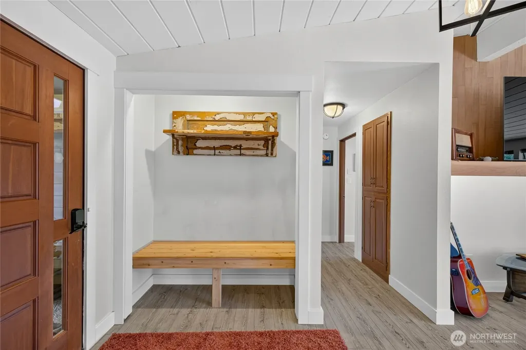 421 Umatilla Drive La Conner WA 98257