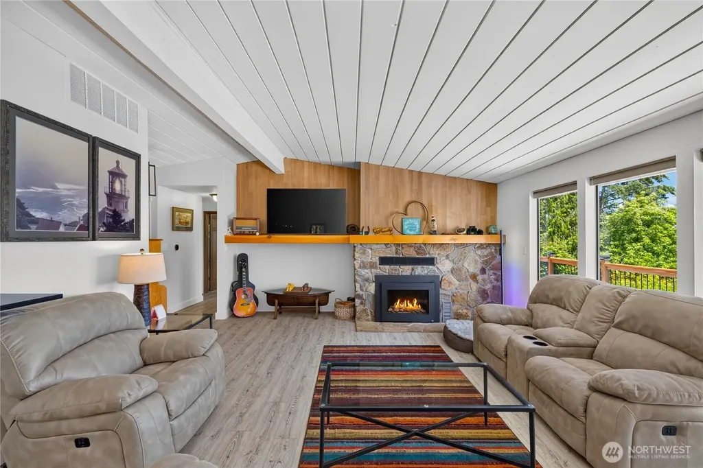 421 Umatilla Drive La Conner WA 98257