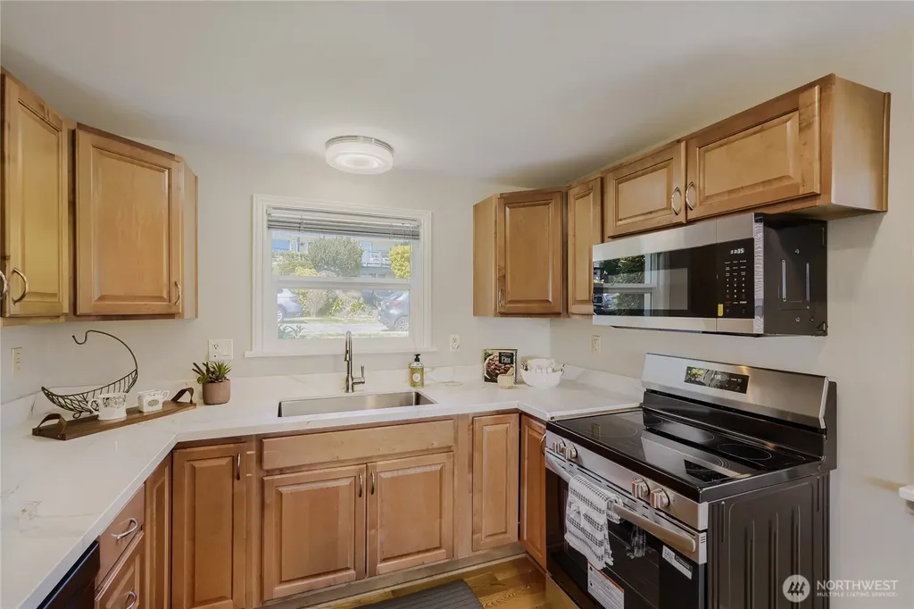 4054 24th Place S Seattle WA 98108