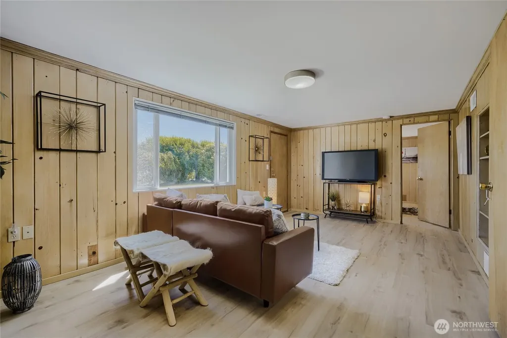 4054 24th Place S Seattle WA 98108