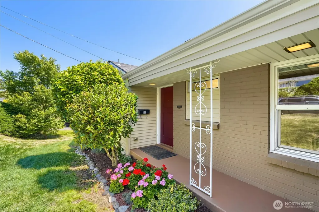 4054 24th Place S Seattle WA 98108