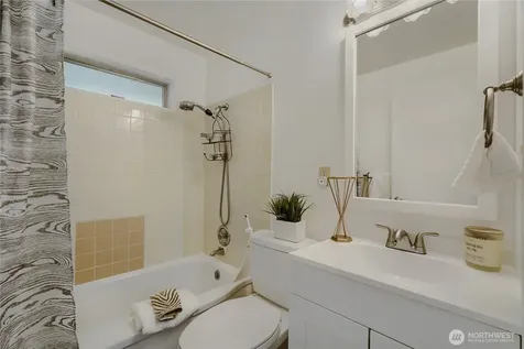 4054 24th Place S Seattle WA 98108