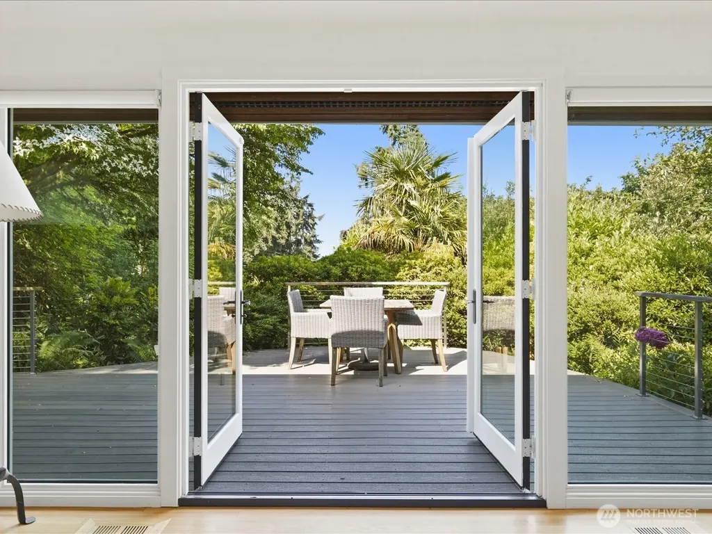 12428 68th Avenue NE Kirkland WA 98034