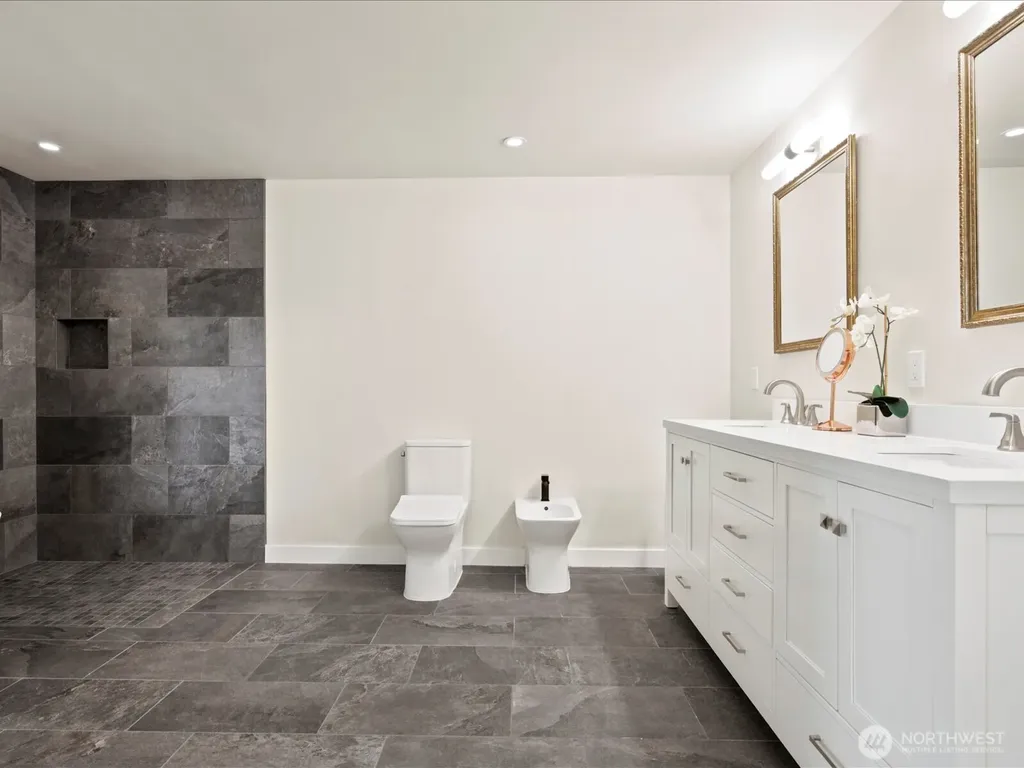12428 68th Avenue NE Kirkland WA 98034