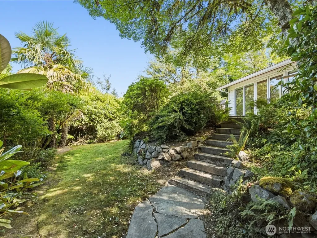 12428 68th Avenue NE Kirkland WA 98034
