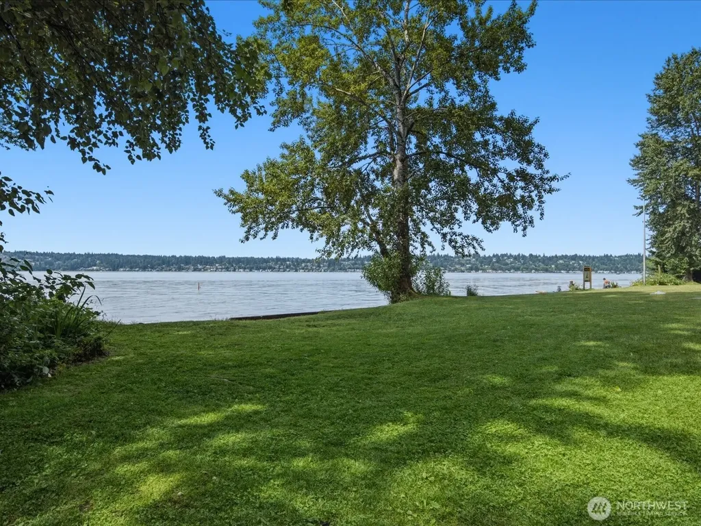 12428 68th Avenue NE Kirkland WA 98034