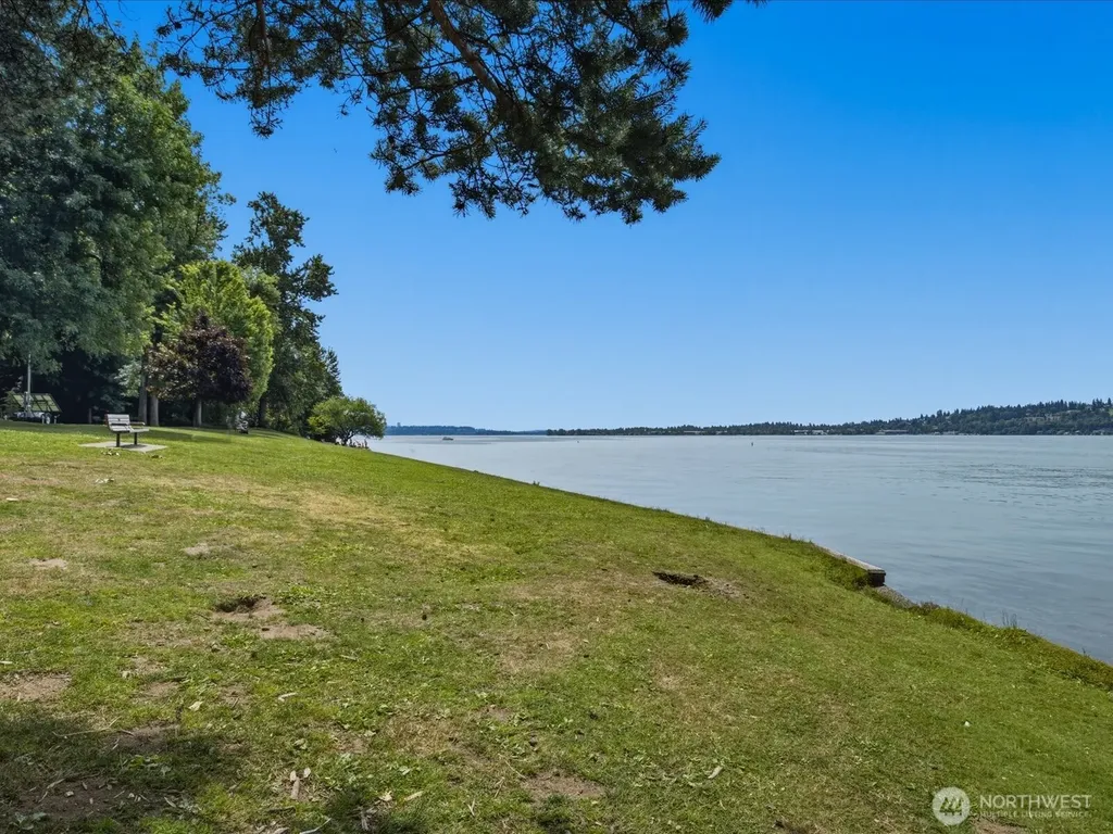 12428 68th Avenue NE Kirkland WA 98034