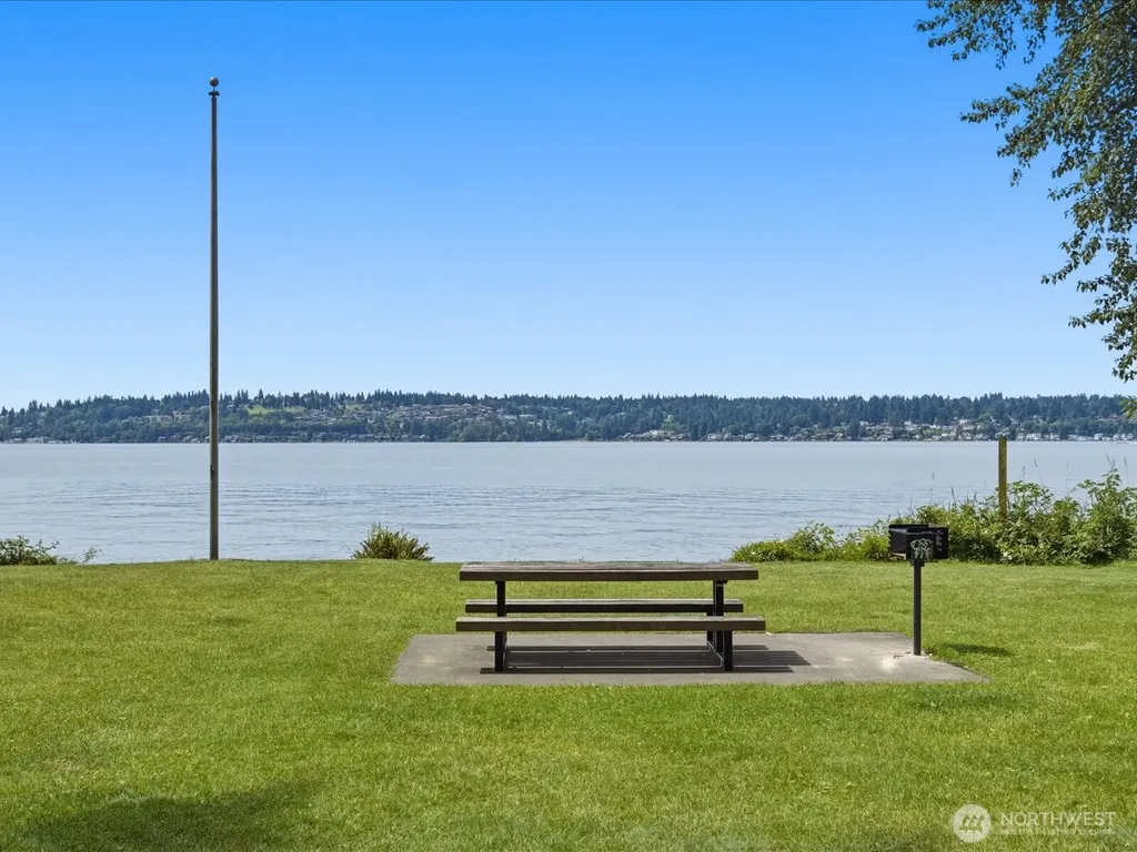 12428 68th Avenue NE Kirkland WA 98034