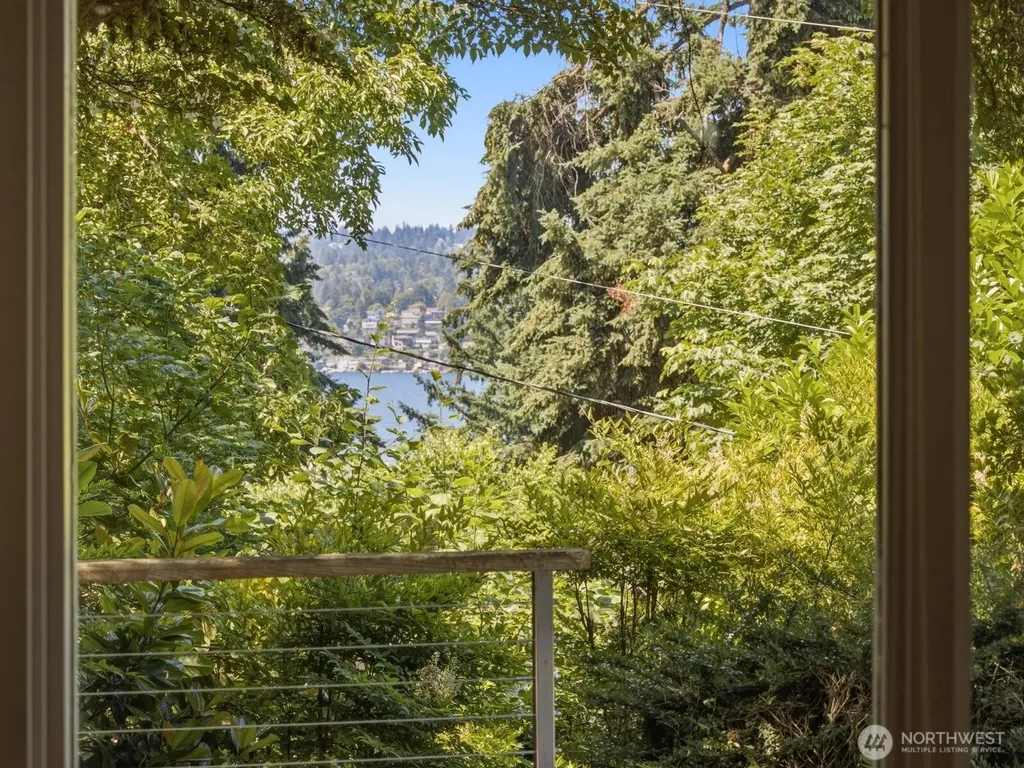 12428 68th Avenue NE Kirkland WA 98034