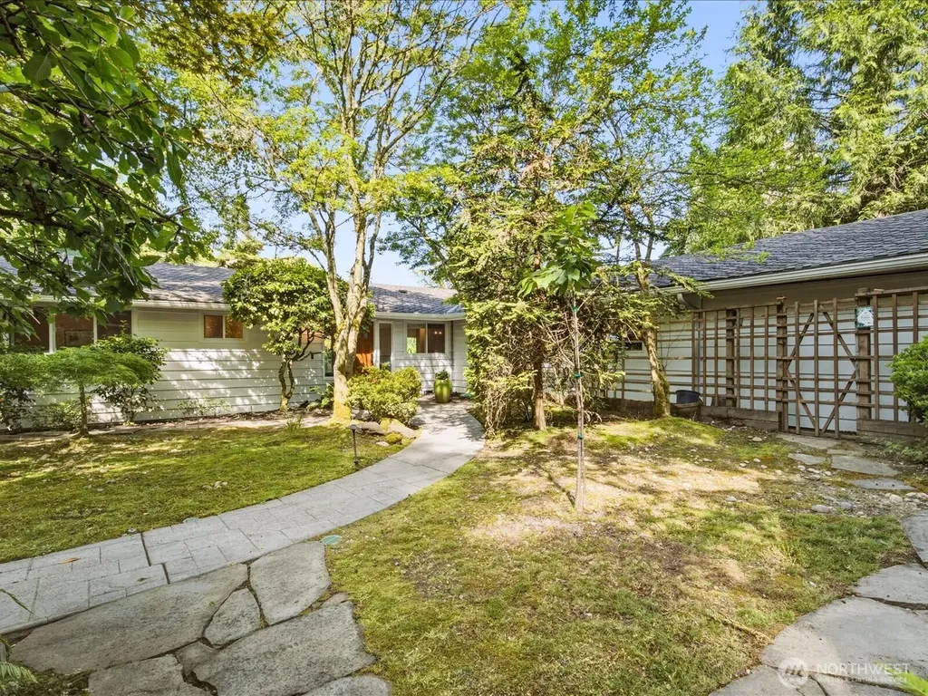 12428 68th Avenue NE Kirkland WA 98034
