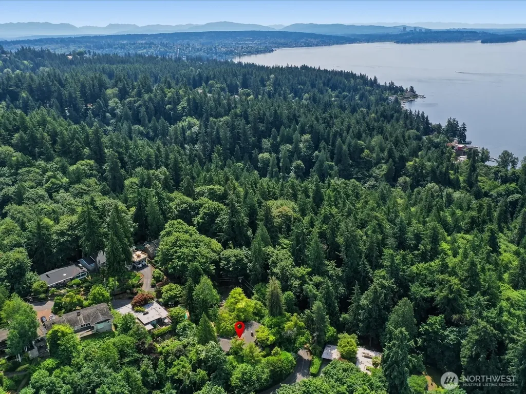 12428 68th Avenue NE Kirkland WA 98034