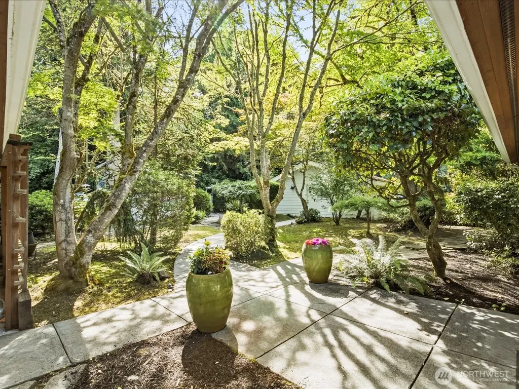 12428 68th Avenue NE Kirkland WA 98034