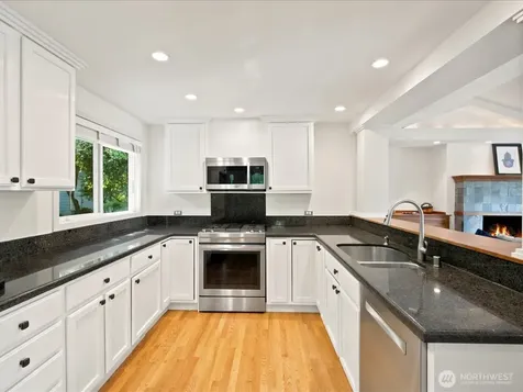 12428 68th Avenue NE Kirkland WA 98034