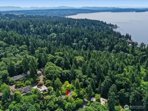 12428 68th Avenue NE Kirkland WA 98034