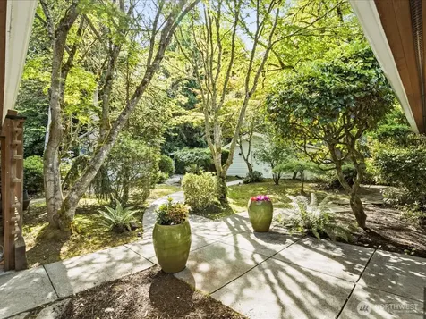 12428 68th Avenue NE Kirkland WA 98034